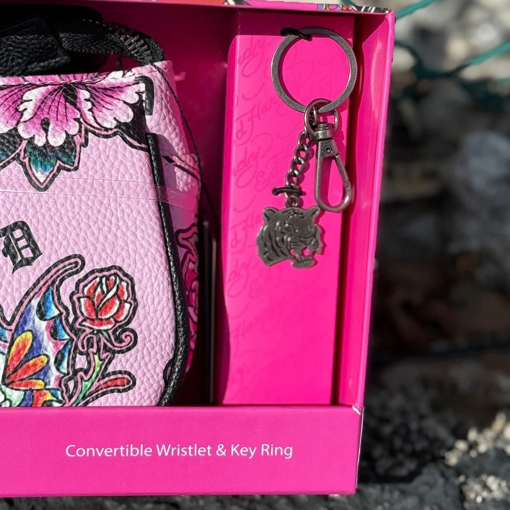 Ed Hardy Pink Tattoo Print Convertible Wristlet and Tiger Key Ring Gift Set NIB - Picture 2 of 6